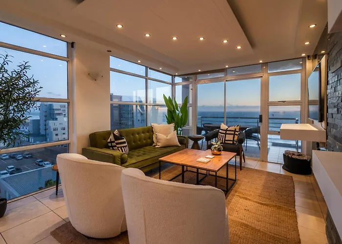 Stylish Sunlit Ocean View Oasis!