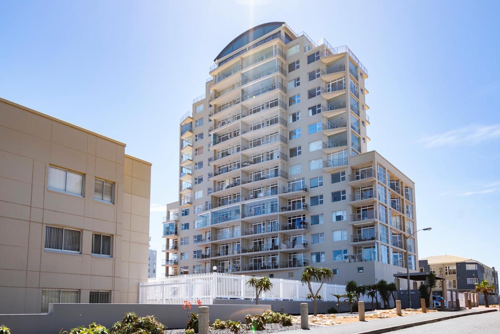 Stylish Sunlit Ocean View Oasis! Kapstadt