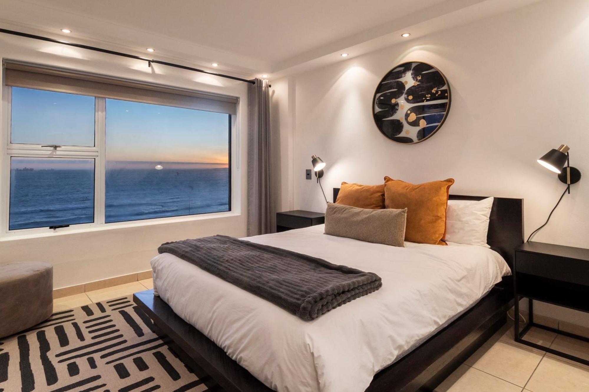 Stylish Sunlit Ocean View Oasis! Kapstadt