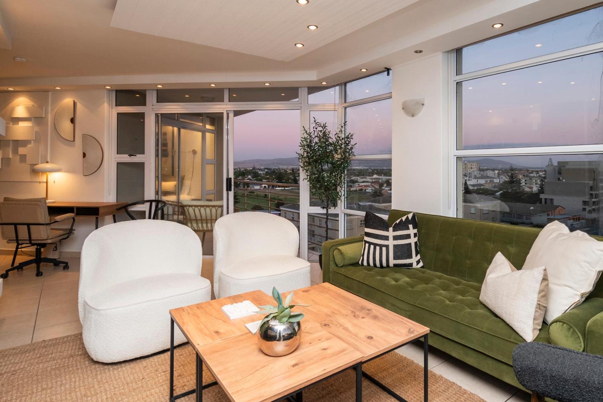 Stylish Sunlit Ocean View Oasis! Apartment *