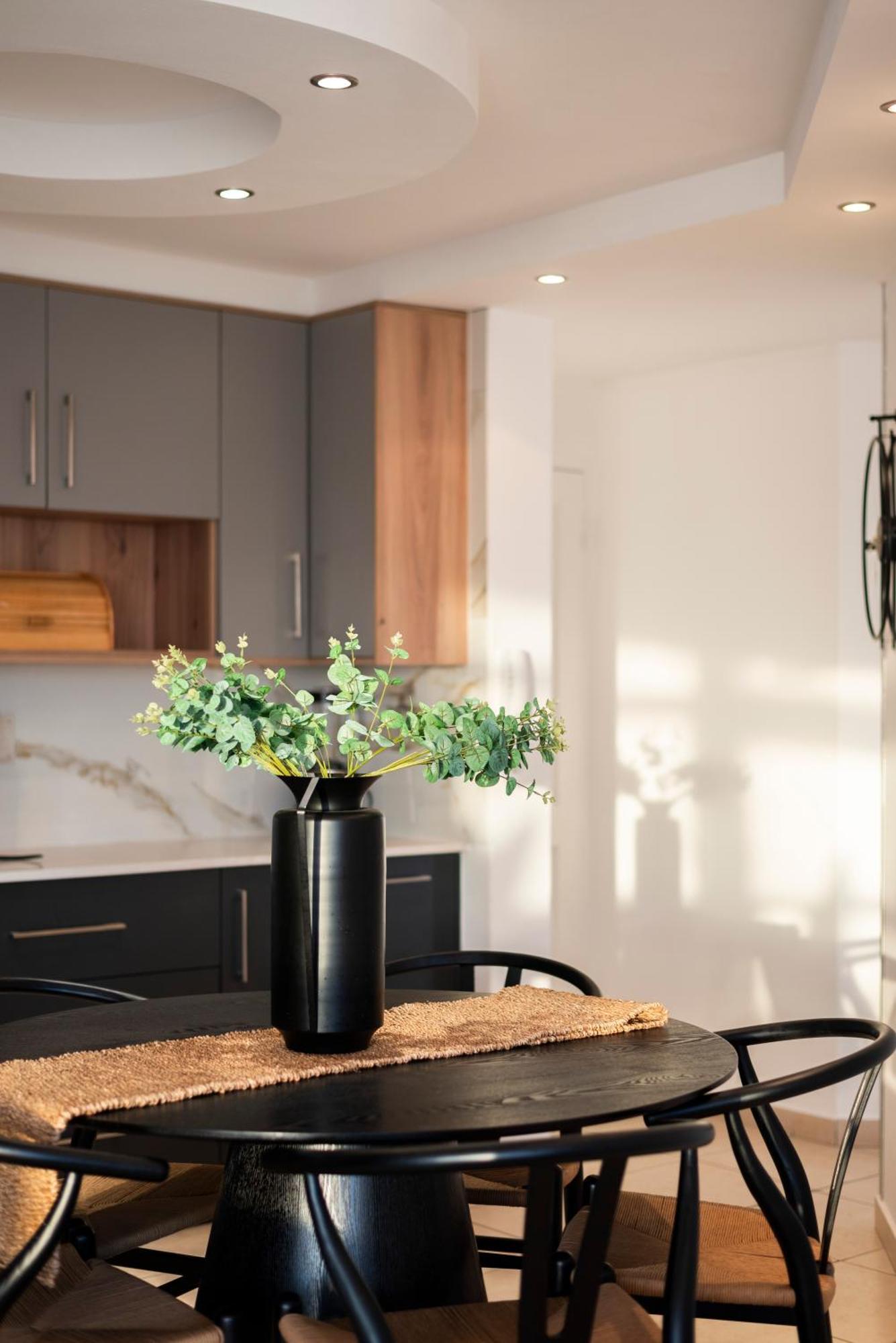 Stylish Sunlit Ocean View Oasis! Kapstadt