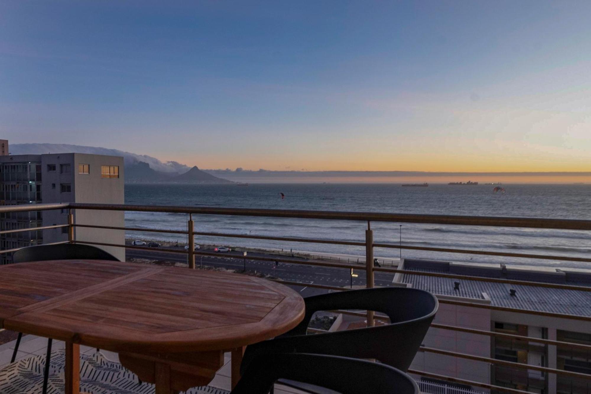 Apartment Stylish Sunlit Ocean View Oasis!