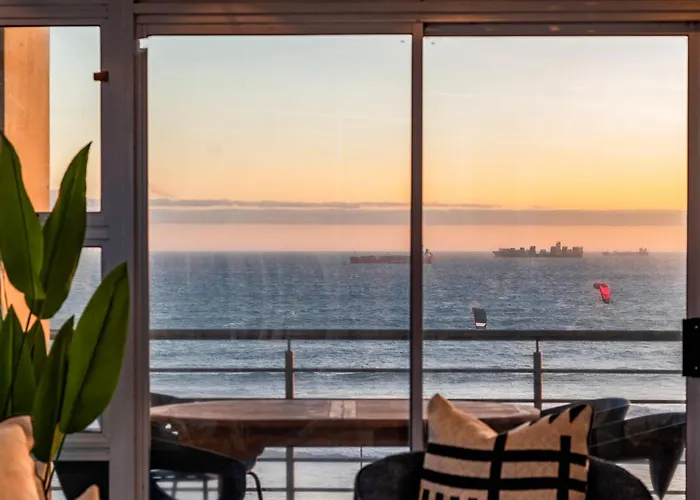 Stylish Sunlit Ocean View Oasis!